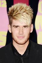 Artist Colton Dixon